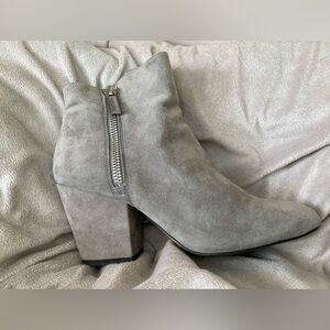 EUC 1. State Bootie Ankle Heels Boots Grey Suede Silver Accent Side Zip 8M